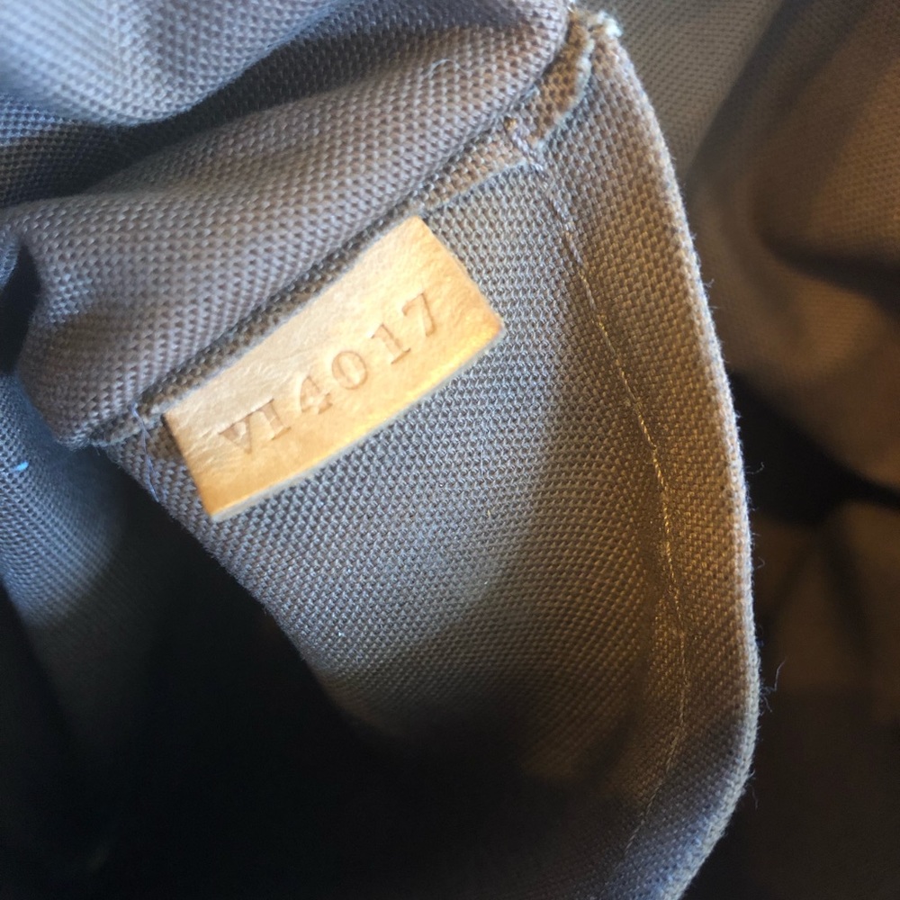 COPY - 💯 Authentic Louis Vuitton Tivoli PM handbag. AUTHENTICATED - Picture 5 of 17
